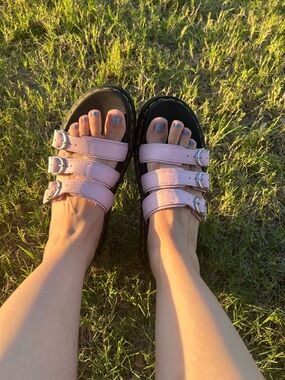 Women’s Triple-Buckle Pink Slide Sandals